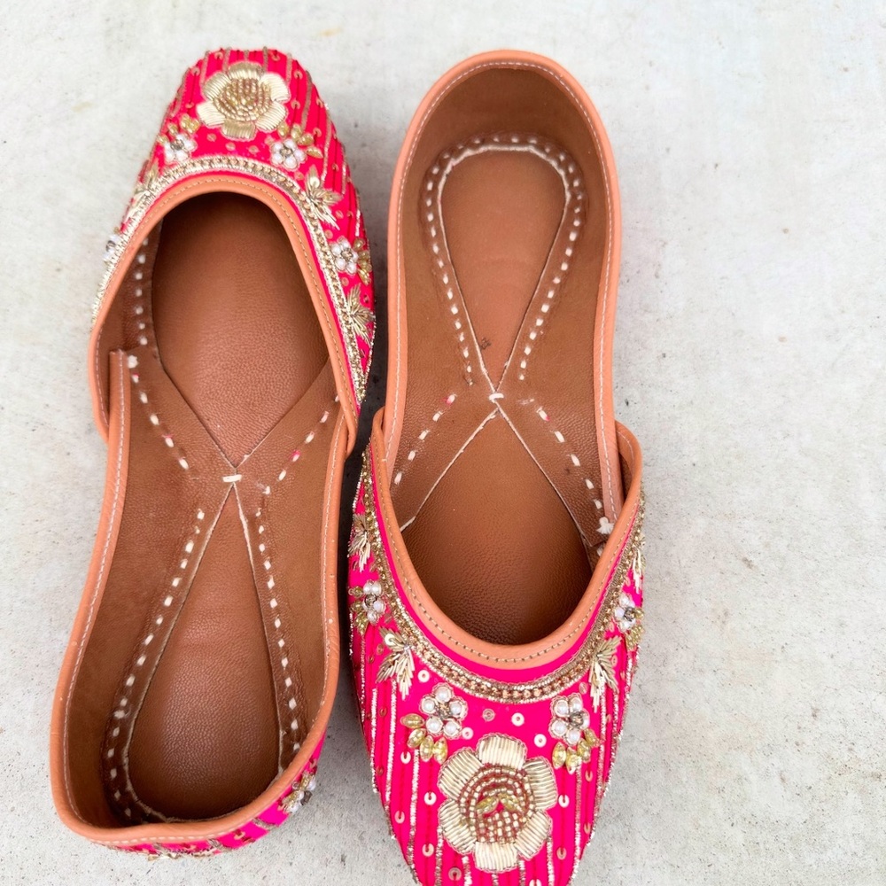 Chic Embroidered Women's Flats